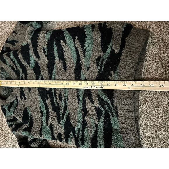 Barefoot Dreams Women's XS Green Camo CozyChic Pullover Sweater - Picture 4 of 9